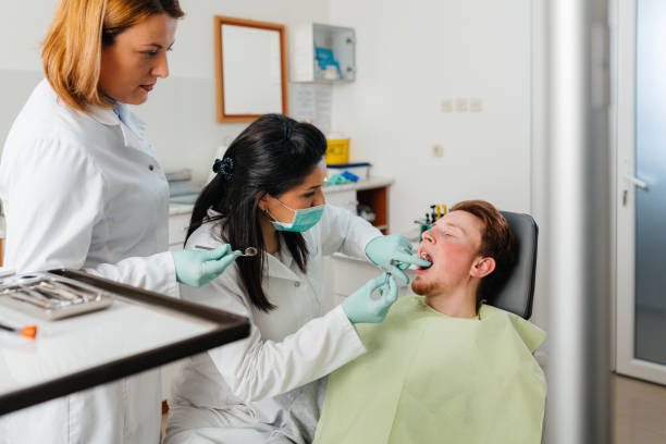 Best Emergency Wisdom Tooth Extraction in Germantown Hls, IL